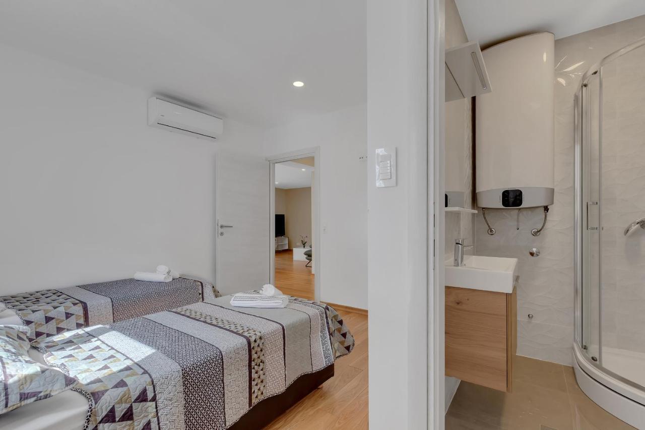 Apartament Cozy , Sport Center